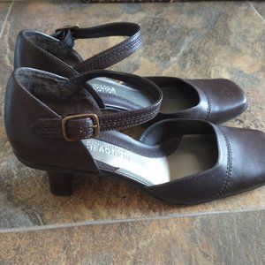 Kenneth Cole Reaction square toe low heels